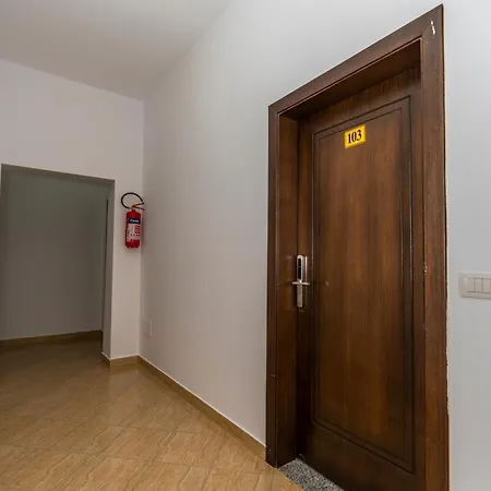 Hotel Albania