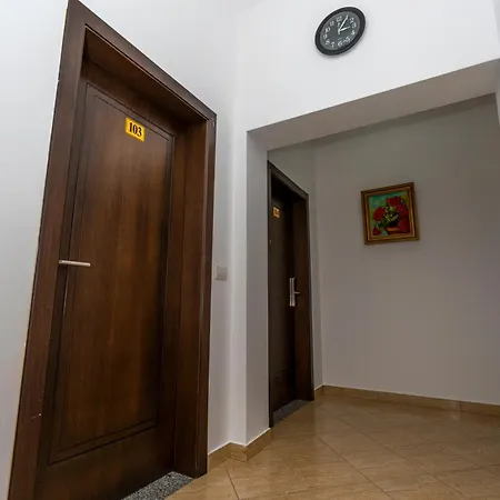 Hotel Albania *