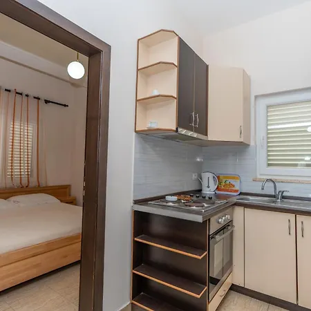 Hotel Albania *
