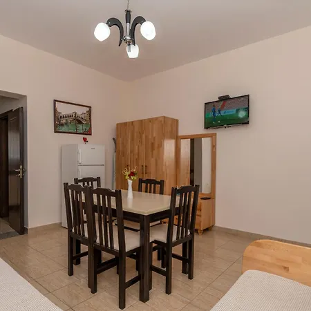 Albania Hotel *