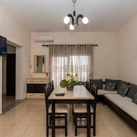 Albania Hotel *