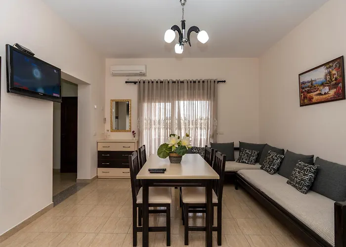 Albania Hotel *